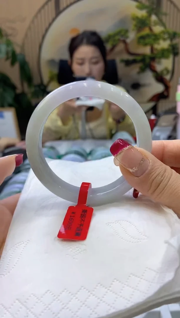 【闪购商品】翡翠手镯未镶嵌99908166