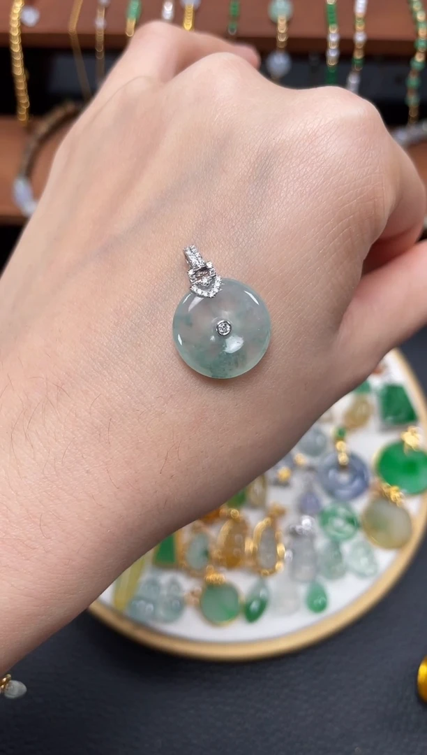 【闪购商品】翡翠吊坠(不含链)18K金镶嵌一个  JK475