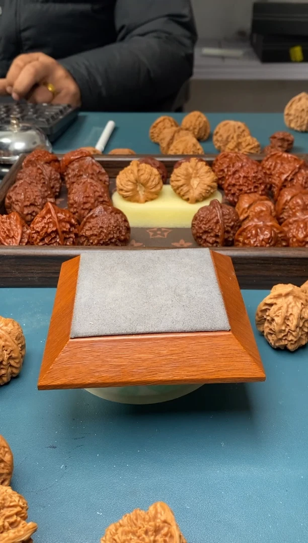 把件文玩核桃ᝰ****?铁锤36尺a506