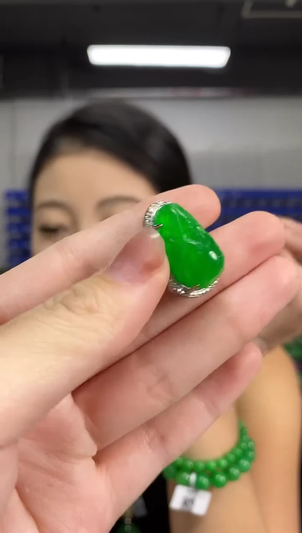 未镶嵌戒指翡翠多样性发其一颜色微差