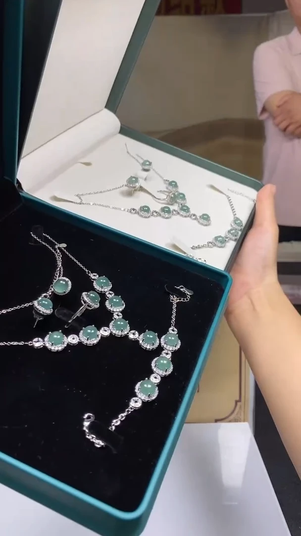 翡翠未镶嵌颈饰多样性发货【只发一套】*q111