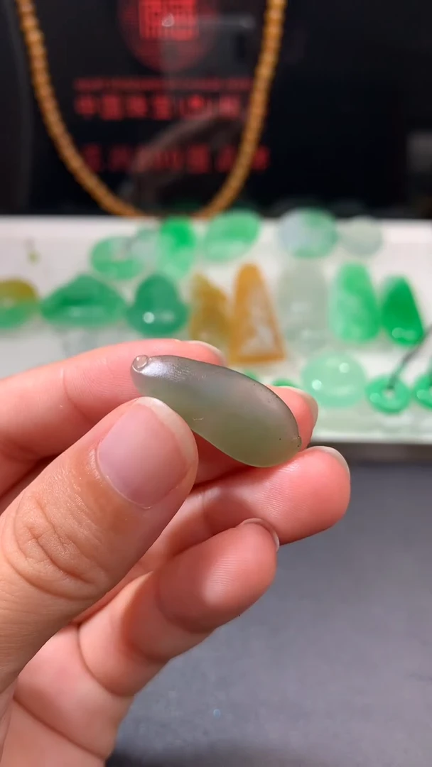 未镶嵌定制翡翠
