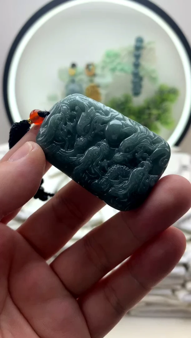 颈饰未镶嵌翡翠九龙牌