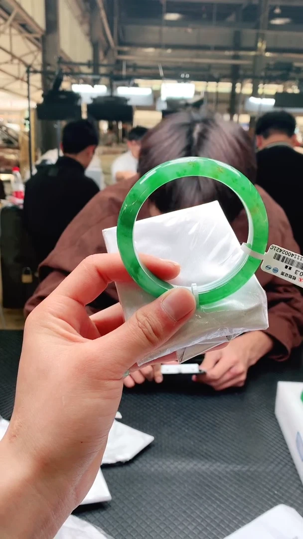 【闪购商品】石英质玉手镯未镶嵌1-天然非洲崔手镯