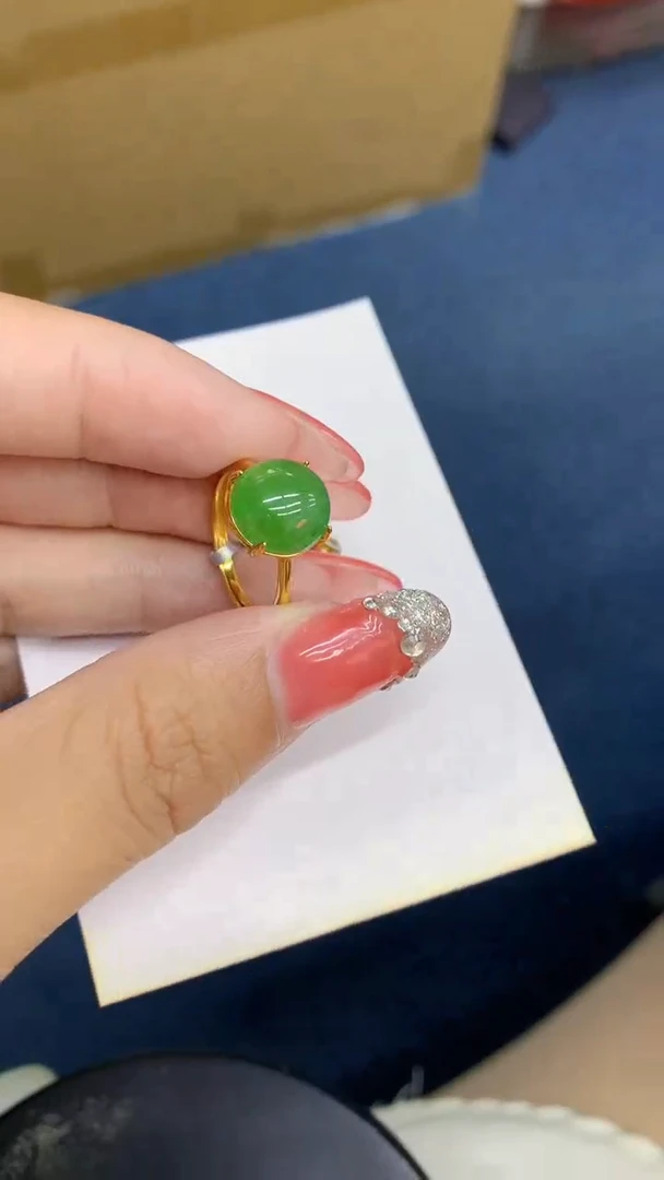 颈饰未镶嵌翡翠1