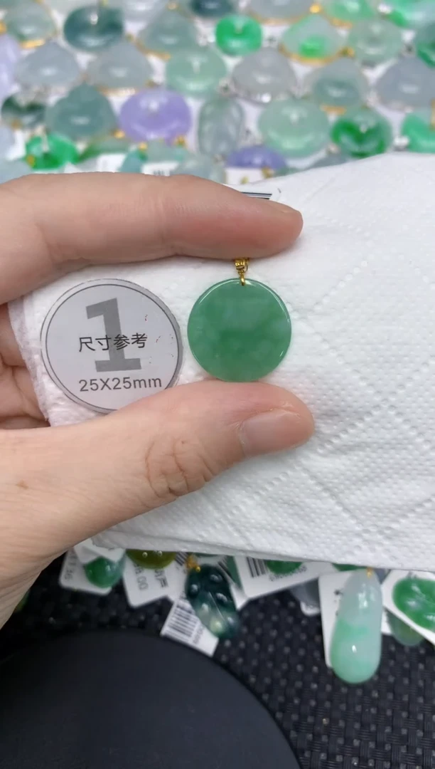 颈饰18K金镶嵌翡翠11111111111