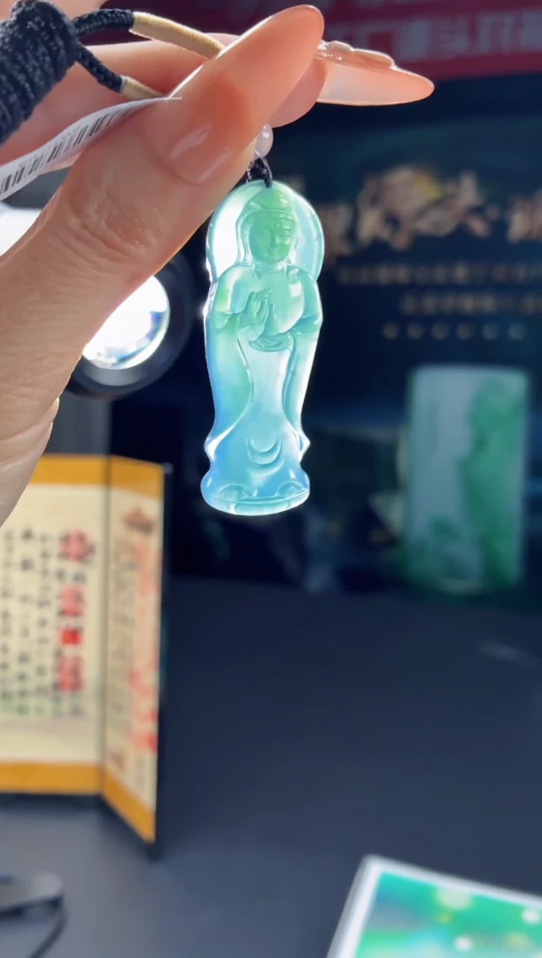翡翠未镶嵌颈饰RWHJ01-09-多样性发其一