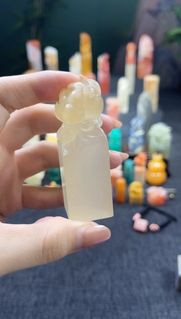 昌化石印石左**赖孤品牡丹