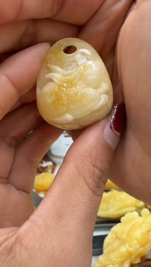 【闪购商品】琥珀裸石未镶嵌挂坠