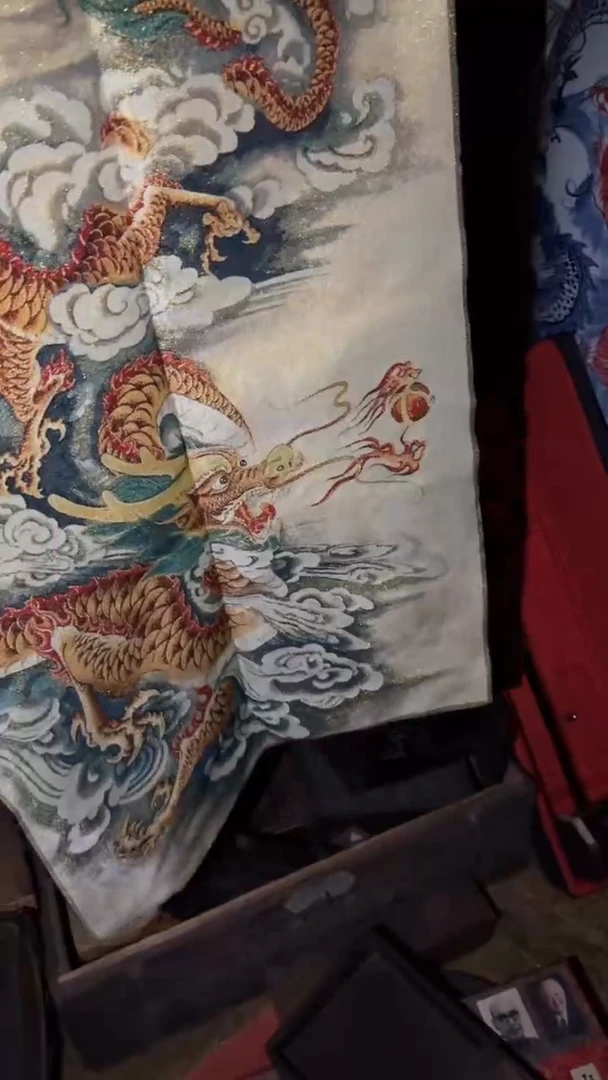 香榧木龙腾刺绣==