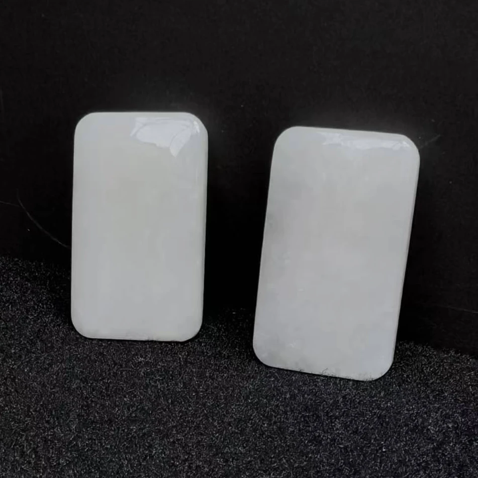 H272【东齐珠宝】透闪石质玉无事牌吊坠-配珠链-多样性发货只发一件