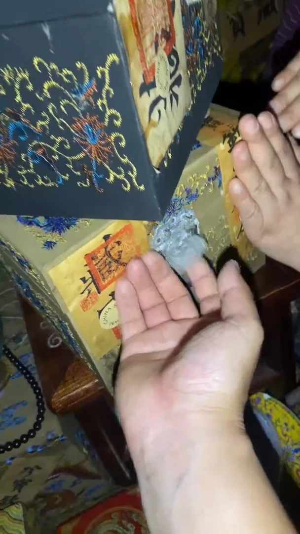 香榧木福利黄蓝刺绣方箱随ji一个一一一优选