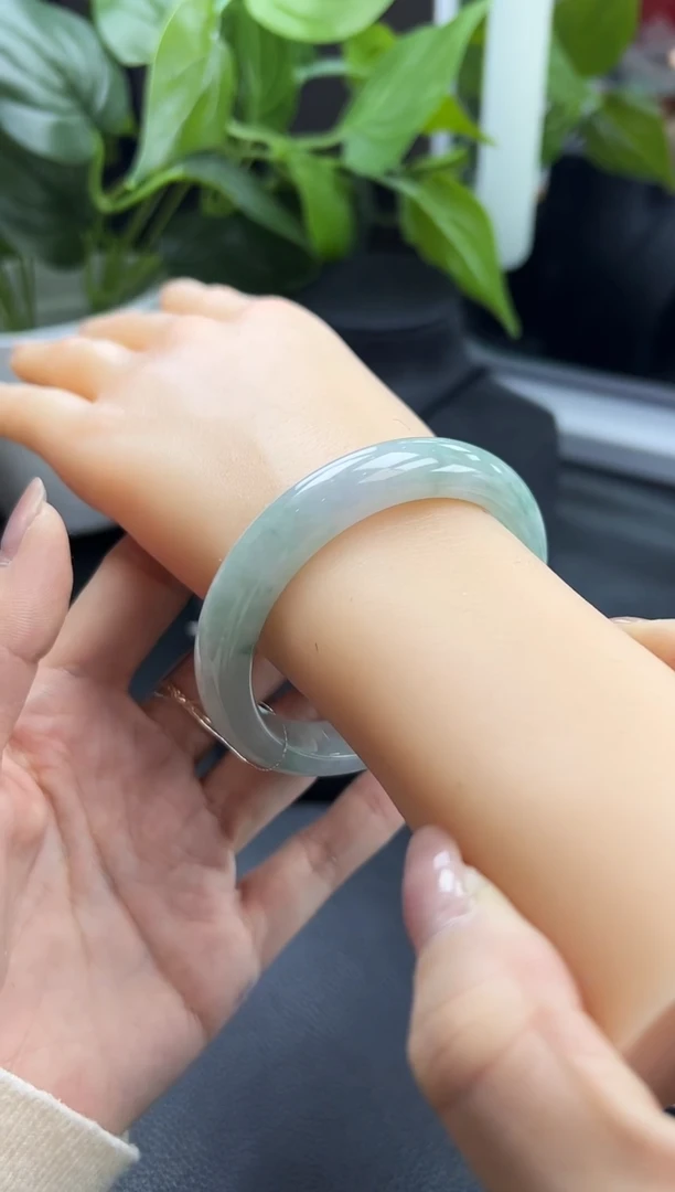 【闪购商品】翡翠手镯未镶嵌手镯55-57圈口