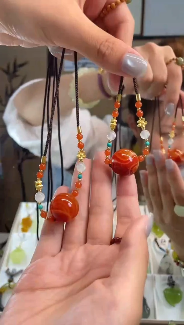 玛瑙/玉髓吊坠未镶嵌多样性发货其中发一