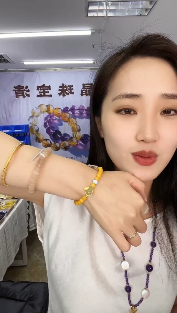 未镶嵌蜜蜡手链天然珠宝多样性发其一