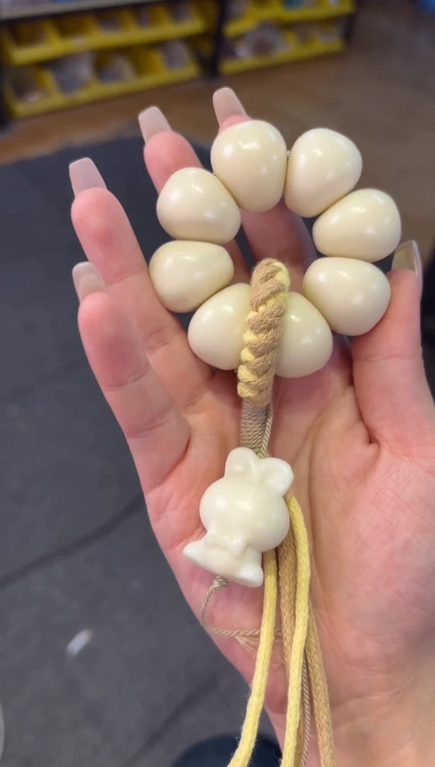 【闪购商品】菩提根/象牙果吊坠   2.5象牙果山竹兔兔手捻