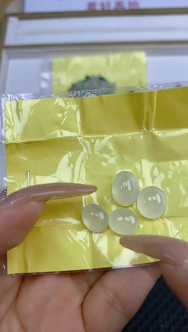 定制翡翠未镶嵌天然翡翠蛋面71