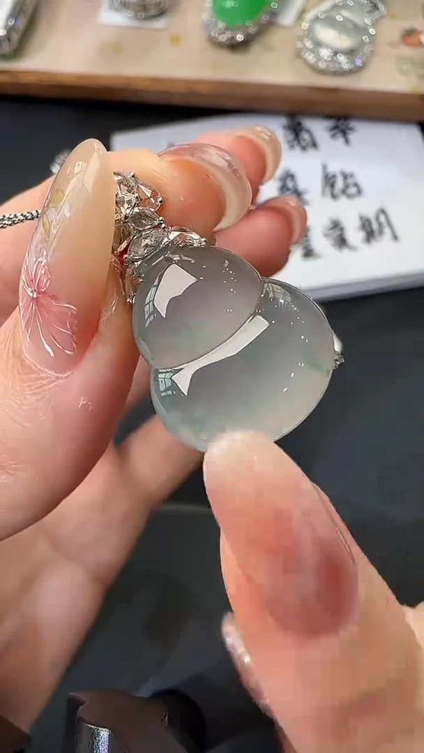 吊坠(不含链)18K金镶嵌翡翠67