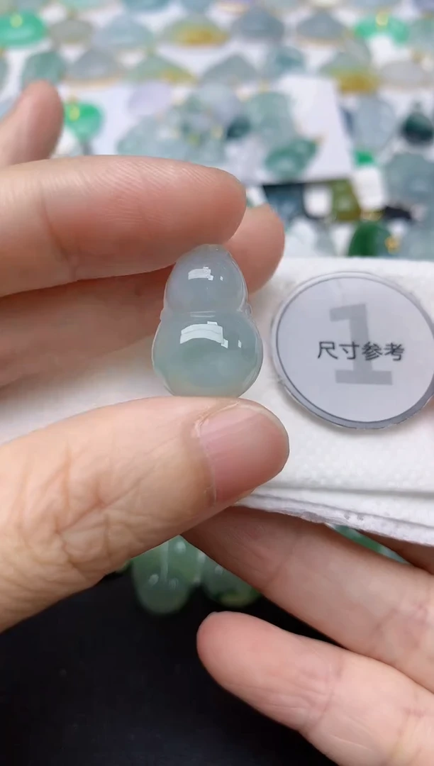 翡翠未镶嵌颈饰天然缅甸A货翡翠