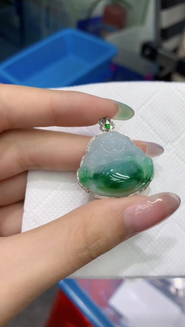翡翠18K金镶嵌颈饰  111111111111