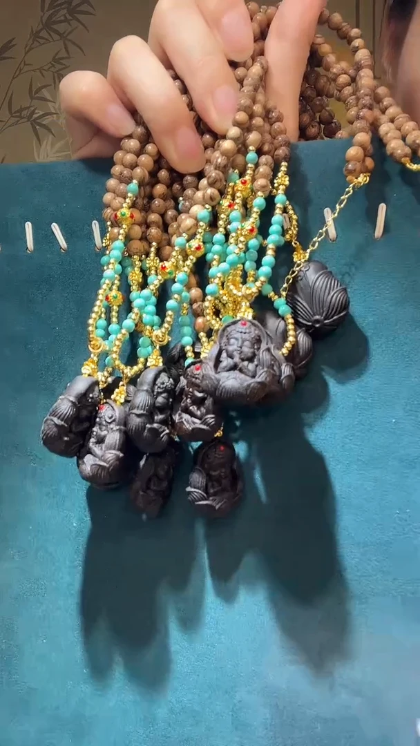 未镶嵌琥珀裸石A1218多样性发其一