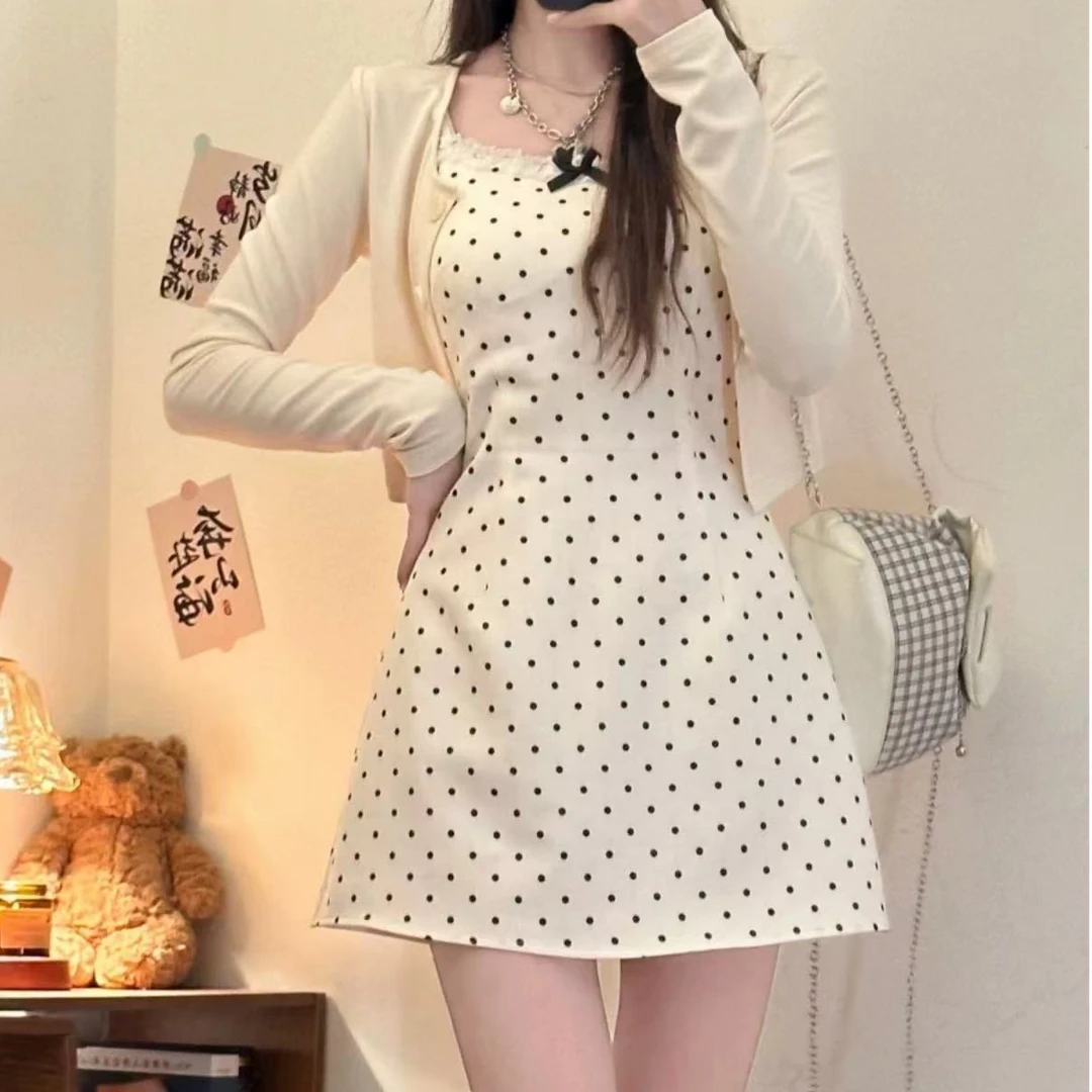 闺蜜家   法式白色波点吊带连衣裙+开衫外搭两件套1677*1677-1