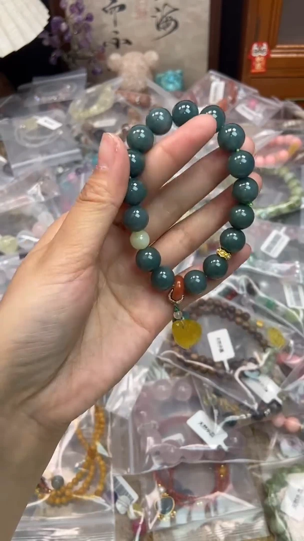 未镶嵌翡翠手饰387