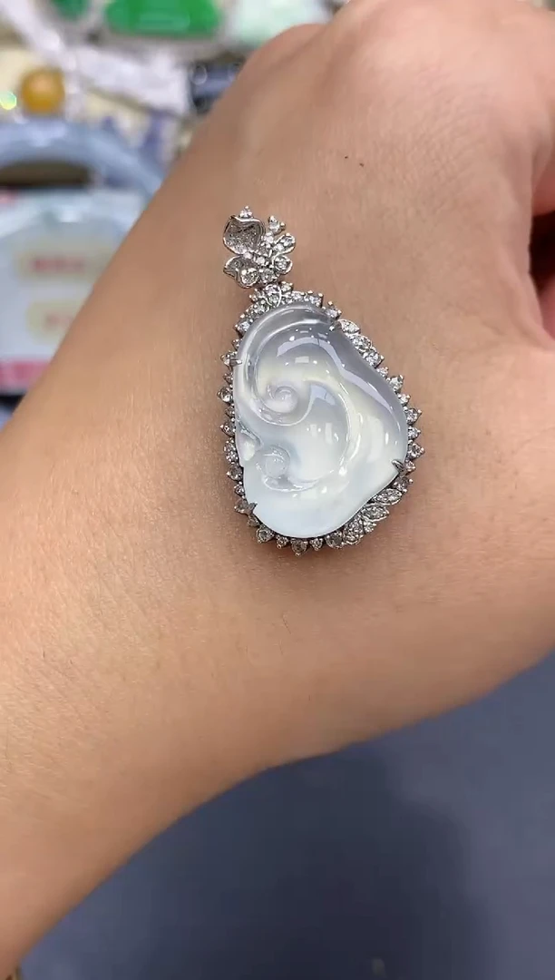 颈饰18K金镶嵌翡翠390-中国好珍宝