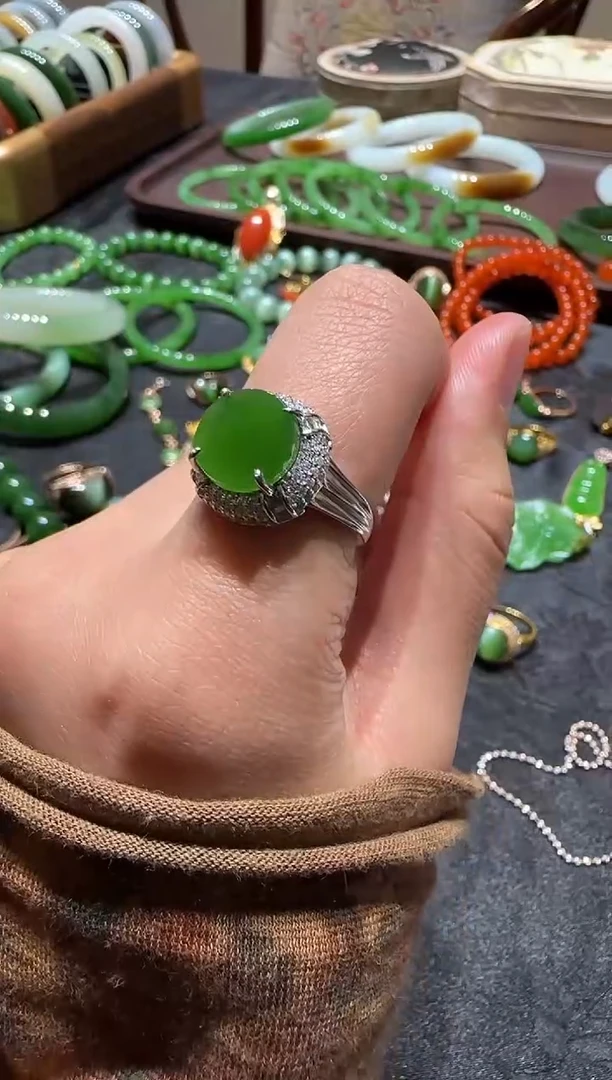 未镶嵌戒指和田玉1