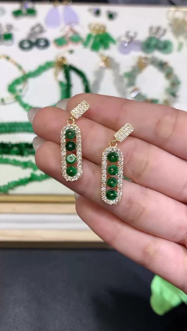 【闪购商品】翡翠吊坠(不含链)合金17多人多样性随机发货1件