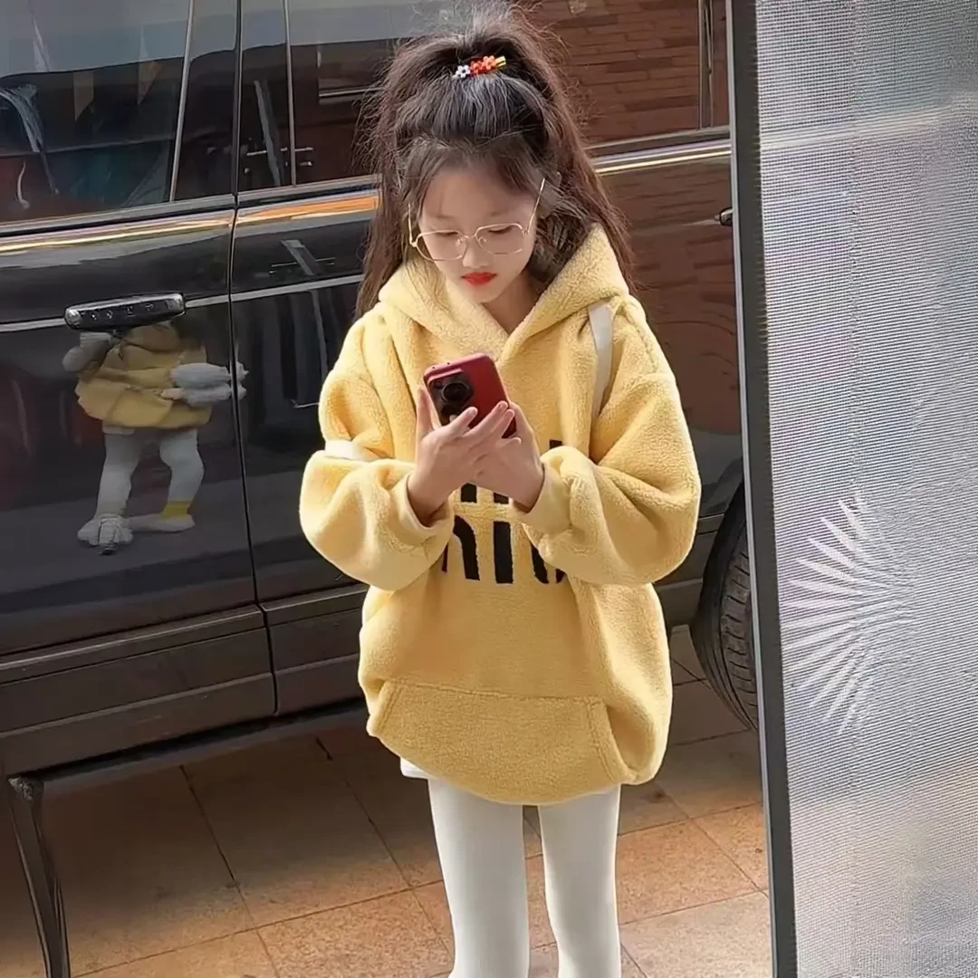 女童羊羔绒连帽卫衣2025秋冬新款洋气时髦韩系穿搭宽松休闲上衣