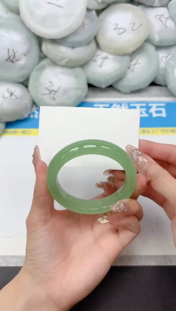 未镶嵌手镯石英质玉56-56.4