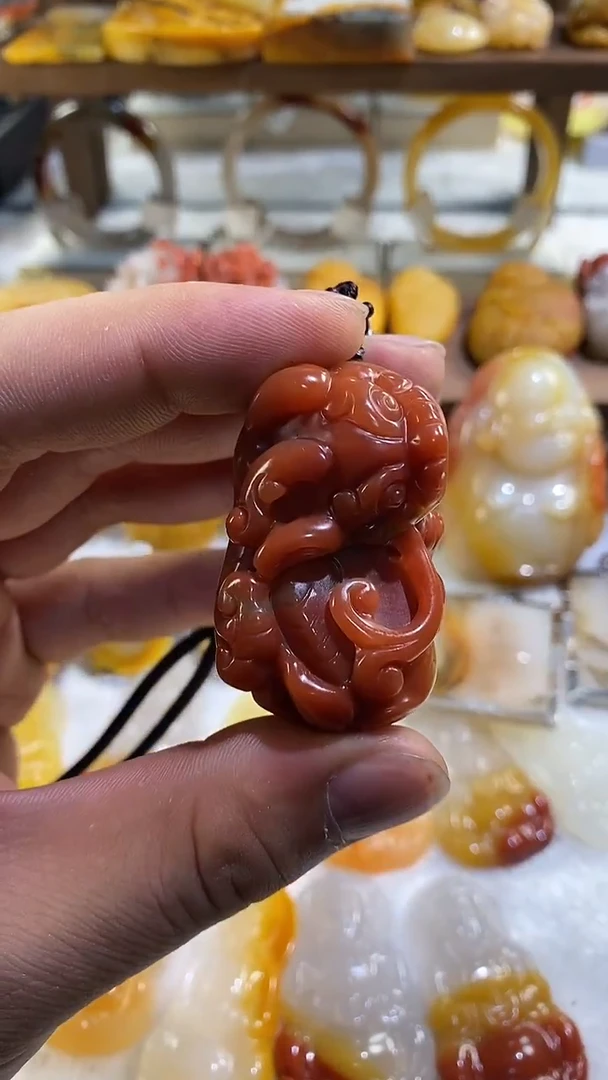 未镶嵌石英质玉（黄龙玉）吊坠(不含链)黄龙玉貔貅