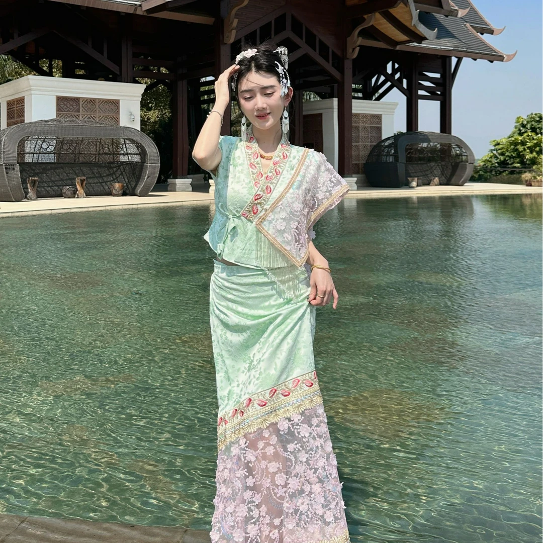 【子惠创衣馆 】 夏季傣族泼水节刺绣筒裙小飞袖蝴蝶纱披肩三件套装