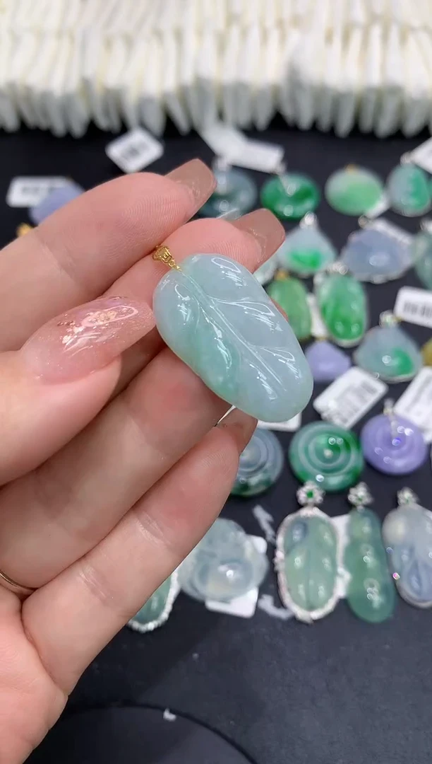 吊坠(不含链)18K金镶嵌翡翠1111