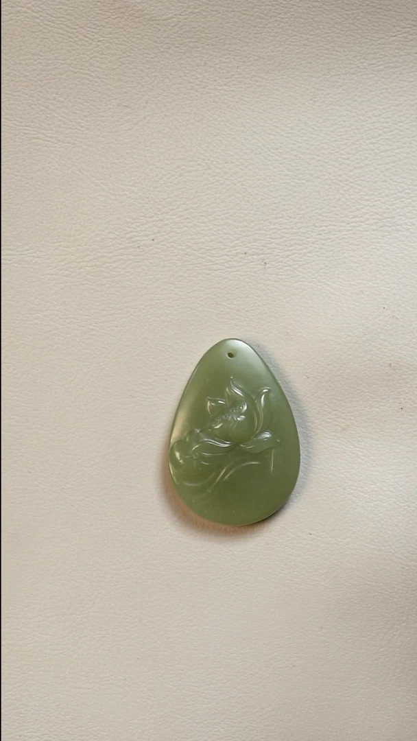 未镶嵌和田玉挂件荷花