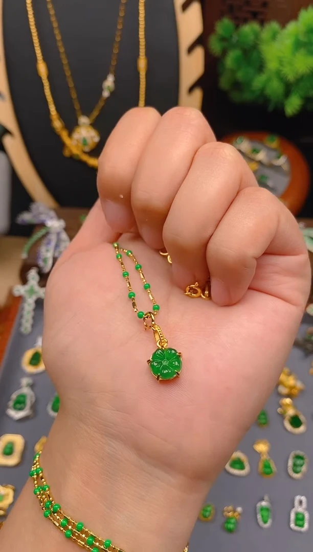 【闪购商品】翡翠吊坠(不含链)银S925镶嵌花花吊坠