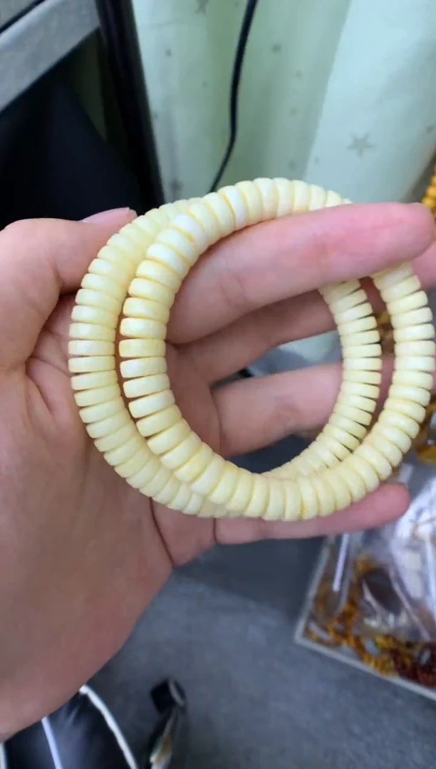 蜜蜡未镶嵌珠宝奇石多样性发一件 尺寸9.2