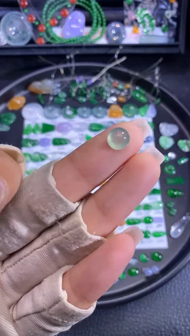 未镶嵌挂件翡翠蛋