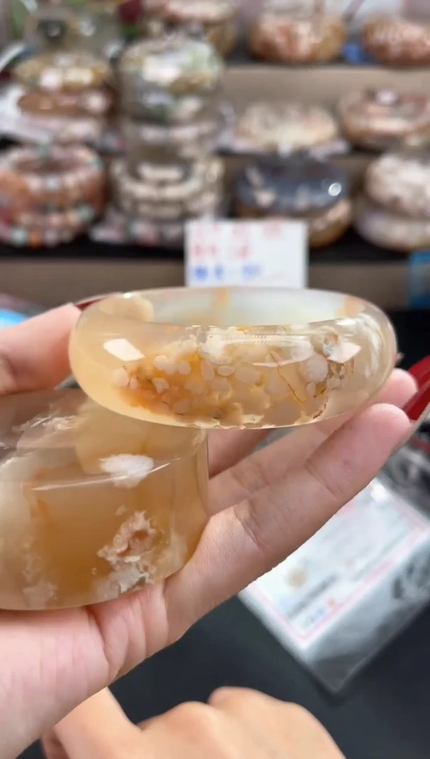 未镶嵌手镯石英质玉60