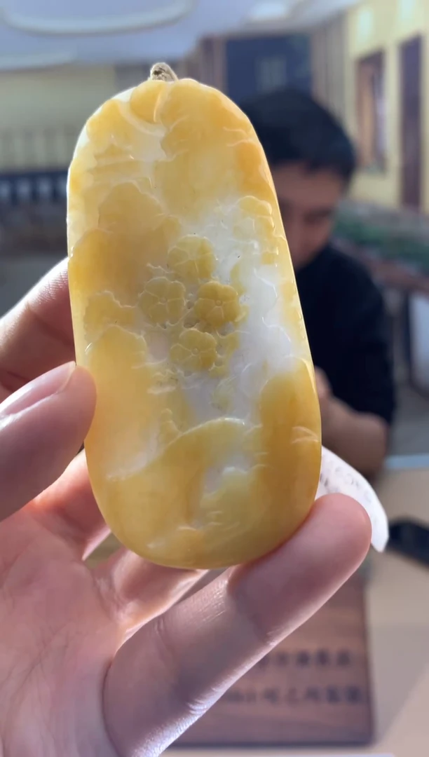 颈饰未镶嵌翡翠风*