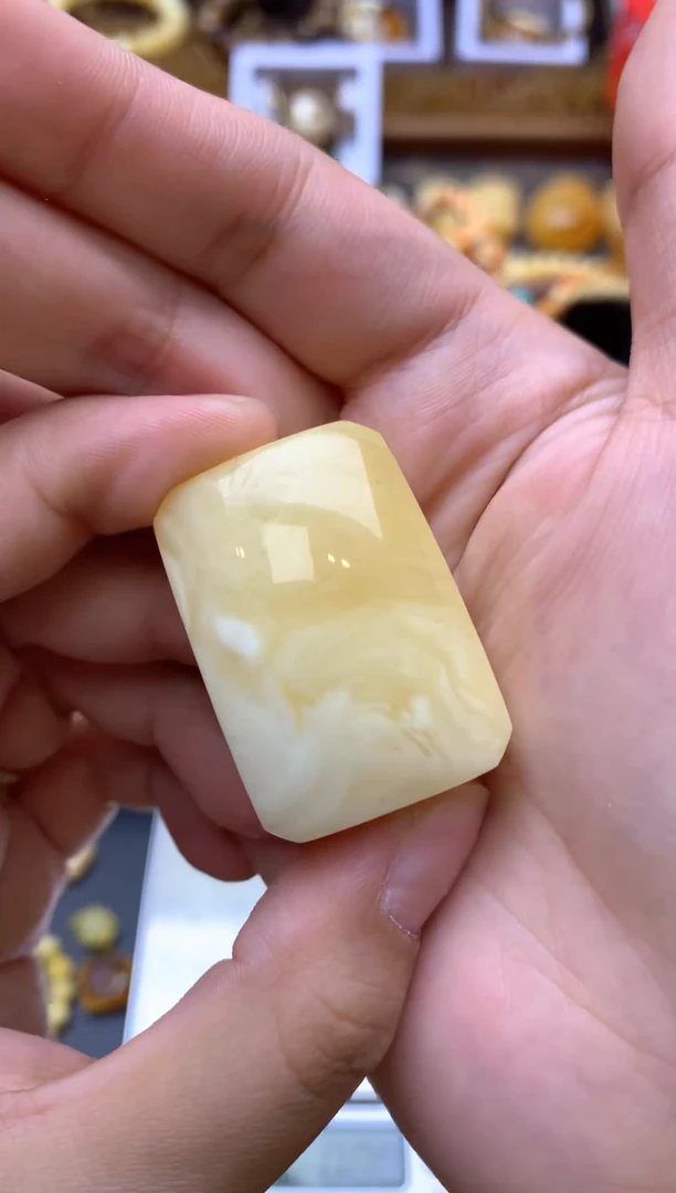 【闪购商品】琥珀珠宝奇石未镶嵌083琥珀蜜蜡花粉有纹小坑介意勿拍