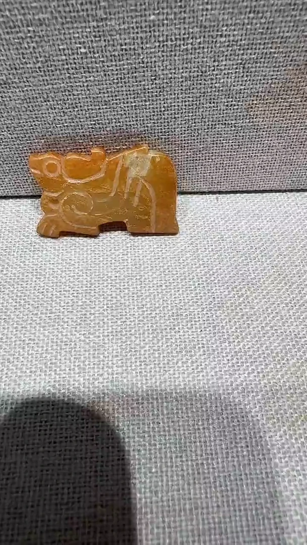 未镶嵌和田玉挂件和田玉（手把件)