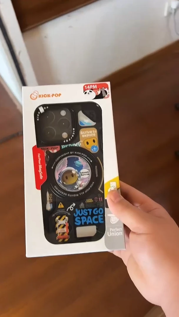 可可抱支点壳宇航员黑色适用iPhone14promax（微瑕不退不换）