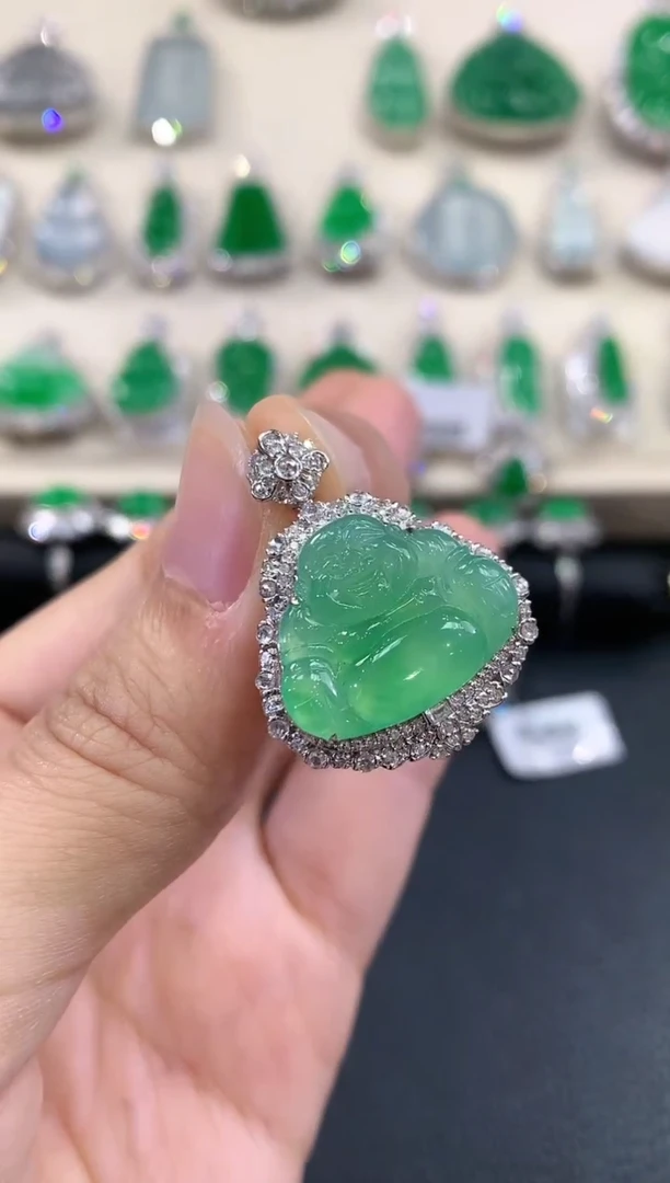 【闪购商品】翡翠吊坠(不含链)18K金镶嵌C78      