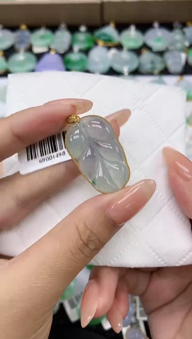 颈饰18K金镶嵌翡翠11111111111