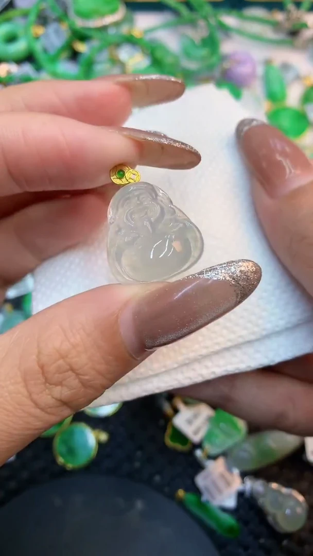 颈饰18K金镶嵌翡翠1