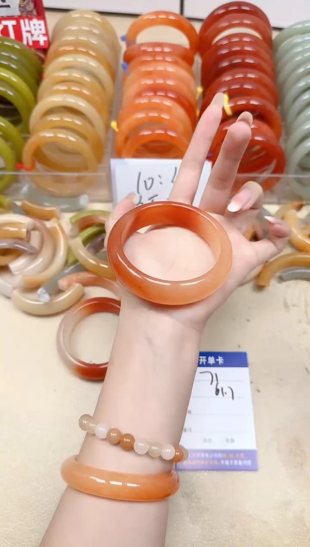 未镶嵌手镯石英质玉71/61.7