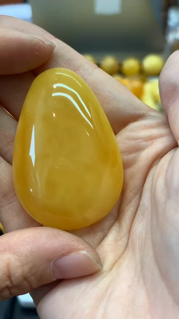 未镶嵌琥珀珠宝奇石850