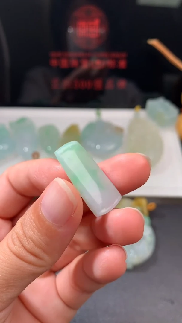 未镶嵌定制翡翠